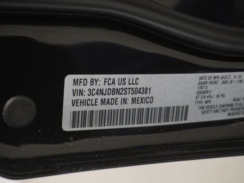 Used 2025 Jeep Compass Latitude AWD/4WD image 52