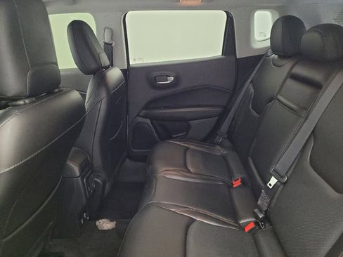 Used 2018 Jeep Compass Limited w/ Navigation Group AWD/4WD image 18