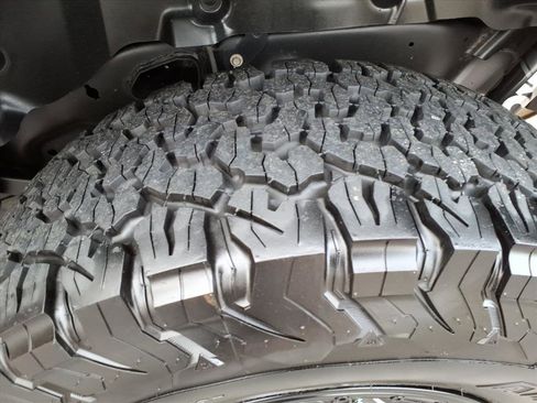 Used 2020 Jeep Wrangler Sport image 22