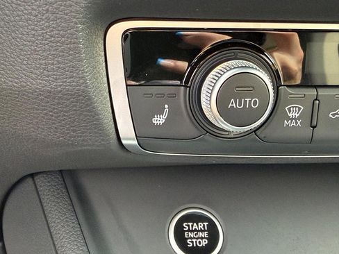 Used 2025 Audi Q3 2.0T Premium w/ Convenience Package image 23