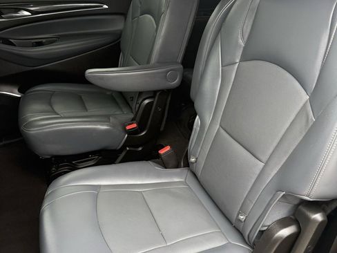 Used 2022 Buick Enclave Premium image 6