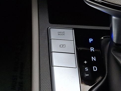 Certified 2024 Hyundai Elantra SEL image 25