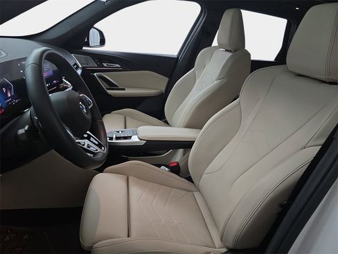 Used 2024 BMW X1 xDrive28i w/ Premium Package image 18