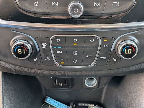 Used 2020 Chevrolet Traverse LT AWD/4WD image 22