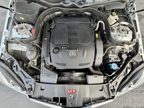 Used 2013 Mercedes-Benz E 350 4MATIC Sedan image 11