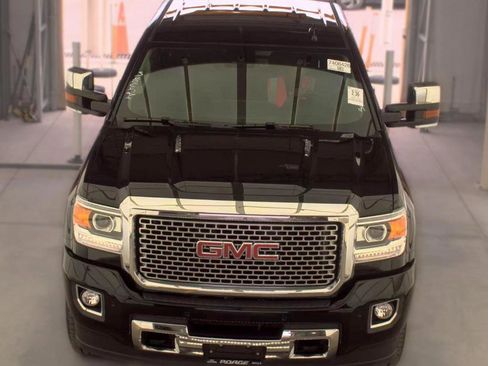 Used 2016 GMC Sierra 2500 Denali w/ Duramax Plus Package AWD/4WD image 2