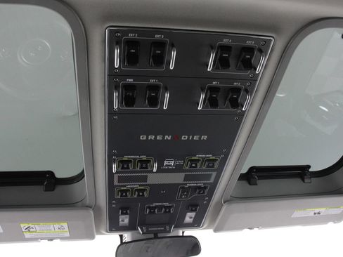 Used 2025 INEOS Grenadier Station Wagon AWD/4WD image 12