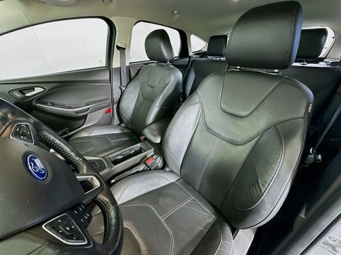 Used 2016 Ford Focus SE w/ Equipment Group 201A FWD image 13