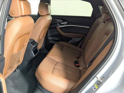 Used 2022 Audi e-tron Premium Plus w/ Premium Plus Package image 16