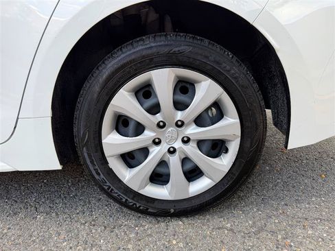Used 2025 Toyota Corolla LE FWD image 16