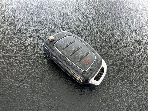 Used 2017 Hyundai Sonata SE FWD image 29