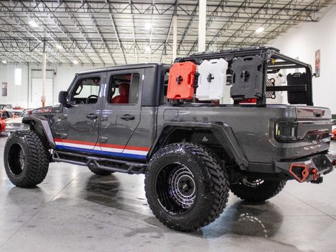 Used 2022 Jeep Gladiator Sport image 4
