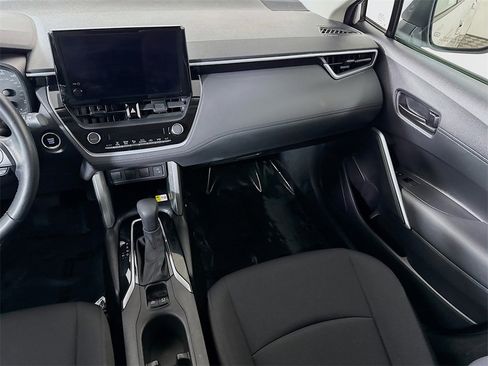 Certified 2023 Toyota Corolla Cross LE image 24