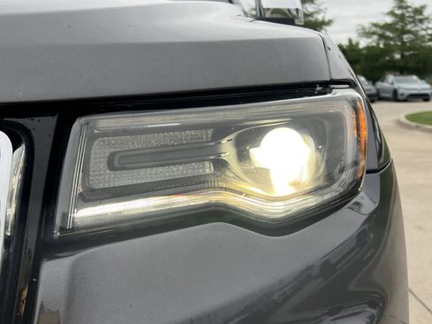 Used 2017 Jeep Grand Cherokee Limited w/ Luxury Group II RWD image 6