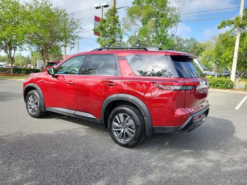 Used 2026 Nissan Pathfinder SV image 3