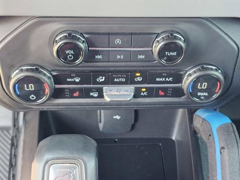 Used 2023 Ford Bronco Black Diamond w/ Sasquatch Package image 25