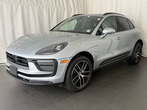Certified 2026 Porsche Macan AWD/4WD image 1