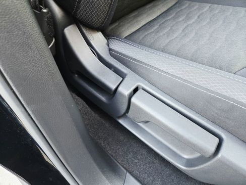Used 2025 Nissan Pathfinder S FWD image 24