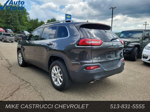 Used 2017 Jeep Cherokee Latitude w/ Cold Weather Group AWD/4WD image 3