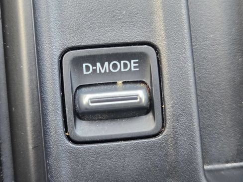 Used 2024 Nissan Pathfinder S FWD image 24