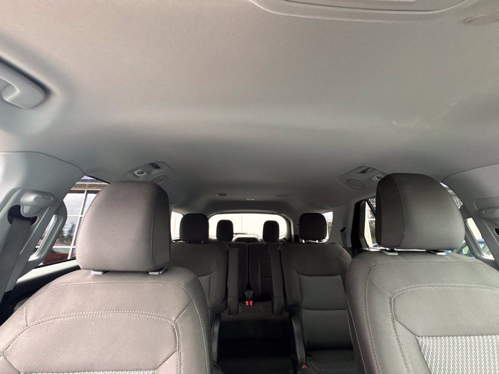 Used 2023 Ford Explorer XLT AWD/4WD image 29