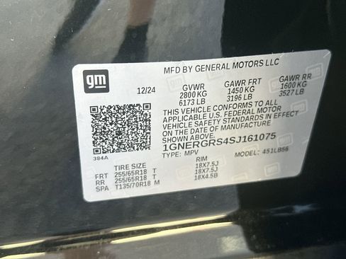 Used 2025 Chevrolet Traverse LT image 36