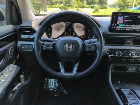 Used 2025 Honda Pilot EX-L image 15