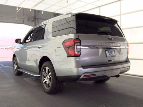 Used 2022 Ford Expedition Limited RWD image 4