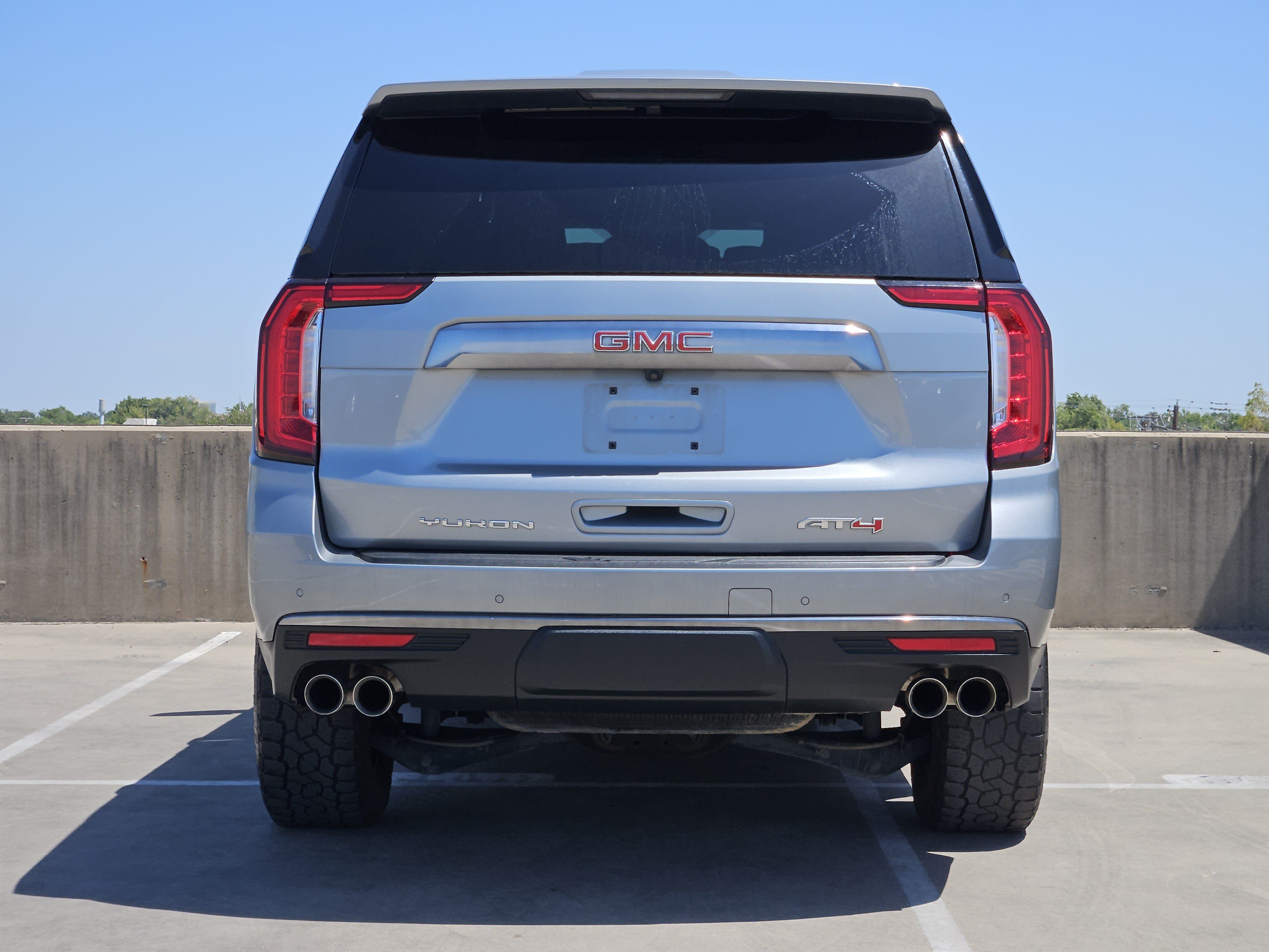 Used 2024 GMC Yukon AT4 w/ Technology Package AWD/4WD image 7
