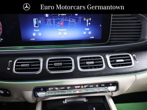 Used 2025 Mercedes-Benz GLS 450 4MATIC w/ AMG Line Exterior image 19