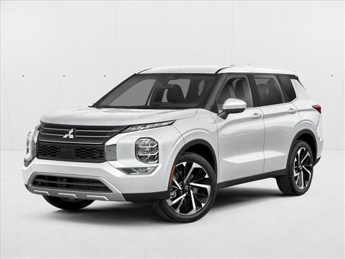 Used 2024 Mitsubishi Outlander SE image 1