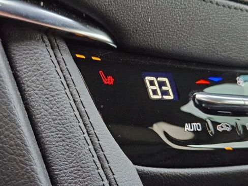 New 2025 Cadillac XT6 Luxury image 19