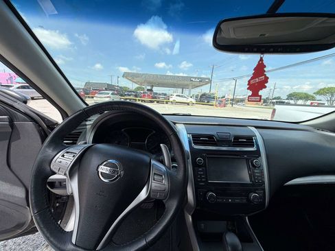 Used 2015 Nissan Altima 3.5 SL FWD image 5