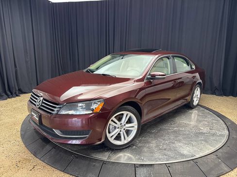 Used 2014 Volkswagen Passat 1.8T SE image 2