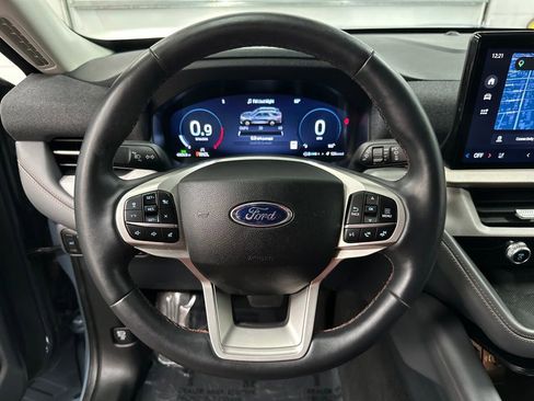 Used 2025 Ford Explorer Active w/ Active Comfort Package AWD/4WD image 14