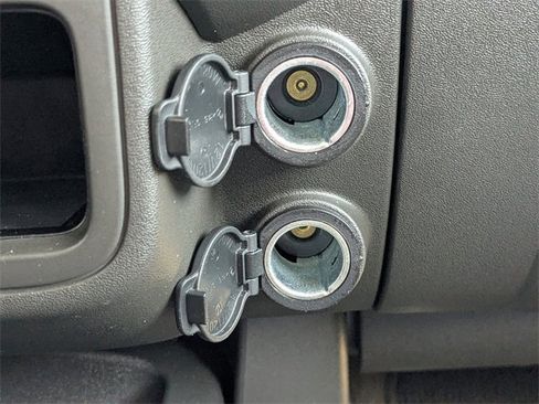 Used 2013 Nissan Xterra S w/ Value Package image 19