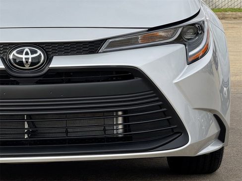 Certified 2026 Toyota Corolla LE image 4