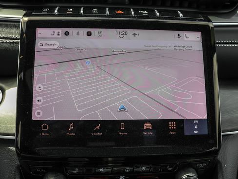 New 2025 Jeep Grand Cherokee Limited w/ Luxury Tech Group II image 22