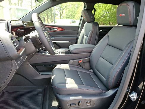 New 2026 Chevrolet Traverse Z71 w/ Driver Confidence Package AWD/4WD image 14