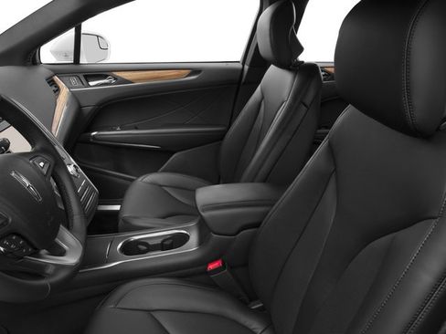 Used 2017 Lincoln MKC Reserve FWD image 9