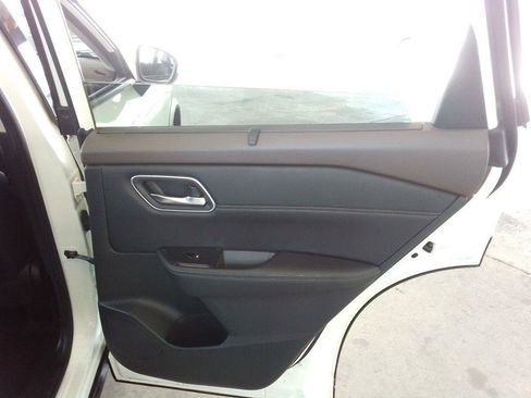 Used 2021 Nissan Rogue SV w/ Premium Package AWD/4WD image 25