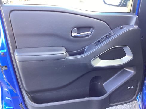 Used 2024 Nissan Frontier SV w/ SV Convenience Package image 14