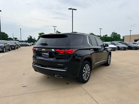Used 2023 Chevrolet Traverse Premier AWD/4WD image 7