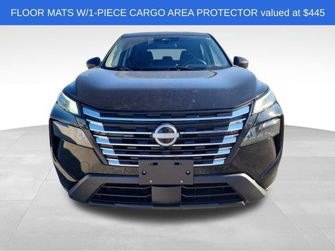 Used 2024 Nissan Rogue S image 2