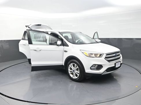 Used 2017 Ford Escape SE AWD/4WD image 29