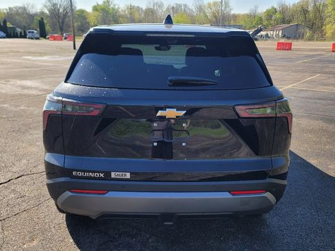 New 2026 Chevrolet Equinox LT w/ Convenience Package II FWD image 10
