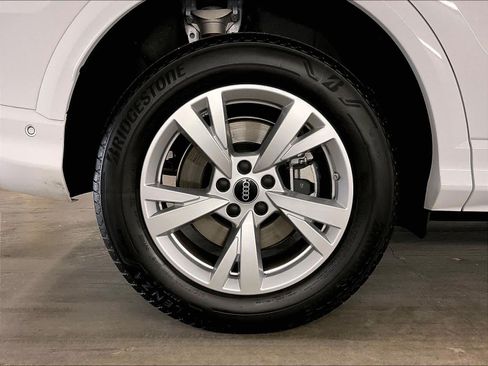 Certified 2025 Audi Q5 Premium AWD/4WD image 12