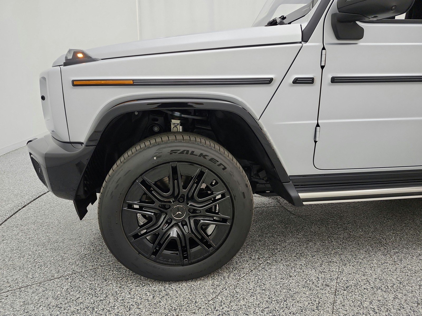 New 2027 Mercedes-Benz G 580 e image 13