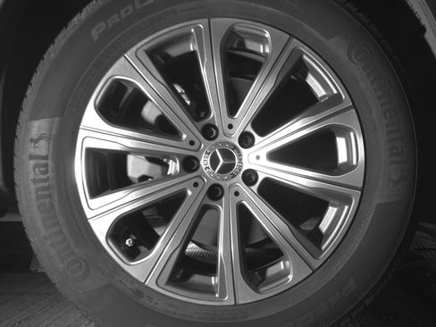 Used 2024 Mercedes-Benz GLC 300 4MATIC image 13