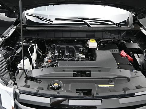 Used 2025 Nissan Pathfinder SL AWD/4WD image 5